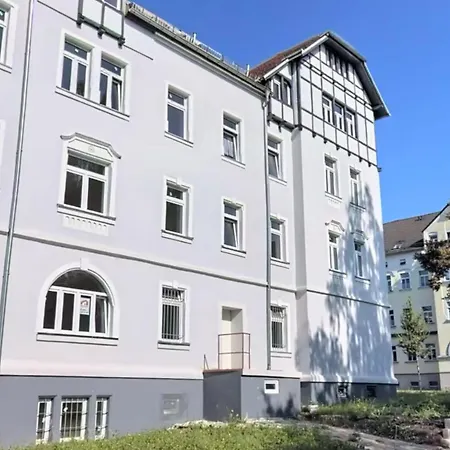 Aparthotel דירה 3*